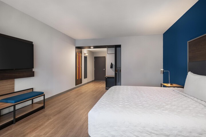 Room 21 of 54