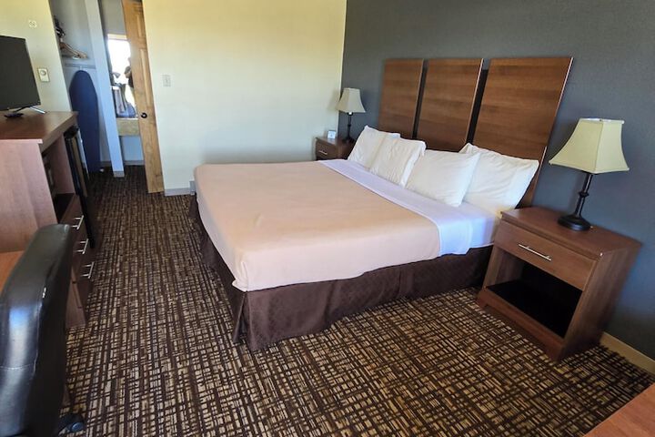 Room 8 of 79