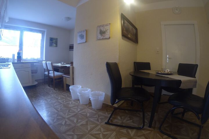 Room 6 of 14