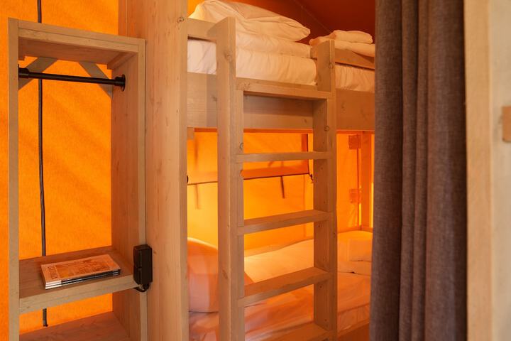 Room 21 of 141