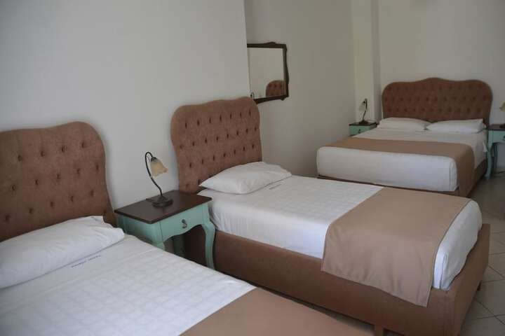 Room 27 of 72