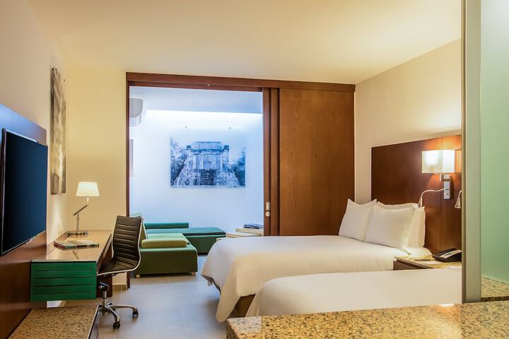Room 8 of 114