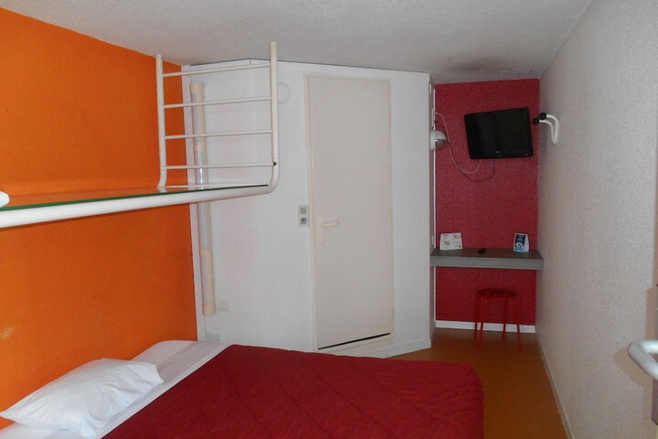 Room 16 of 41