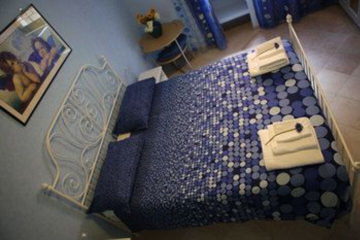 Room 4 of 15
