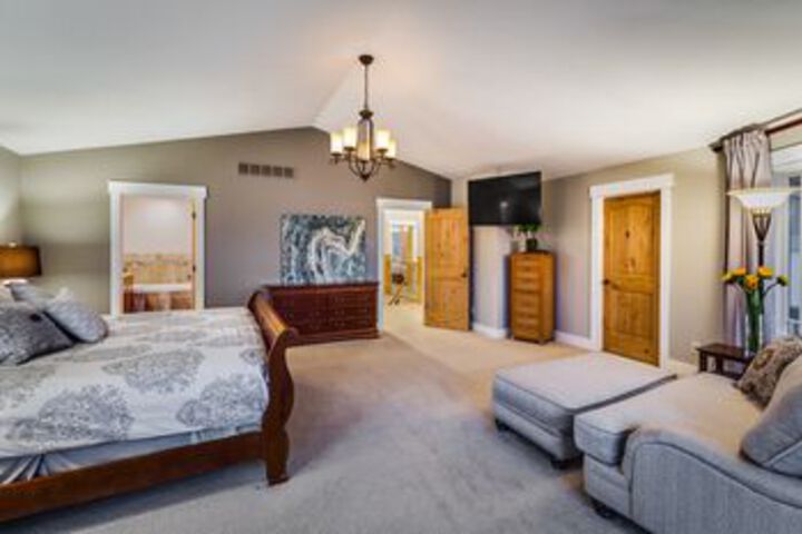 Room 8 of 22