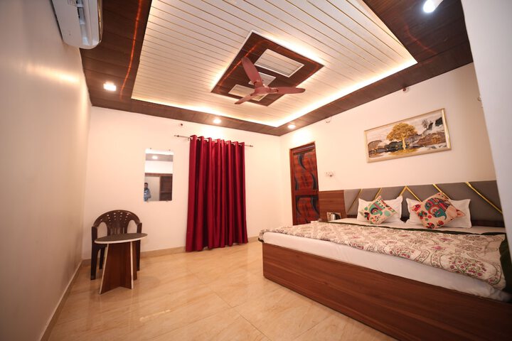 Room 16 of 39