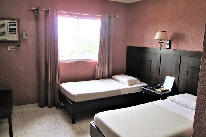 Room 6 of 35