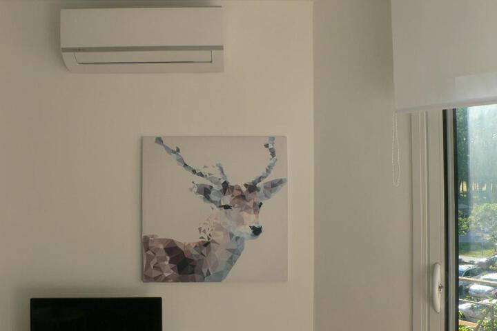 Room 2 of 7