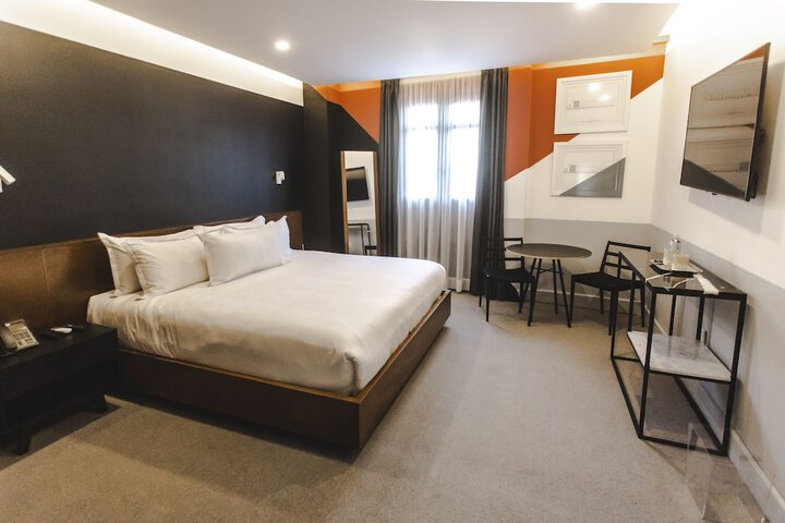 Room 14 of 42