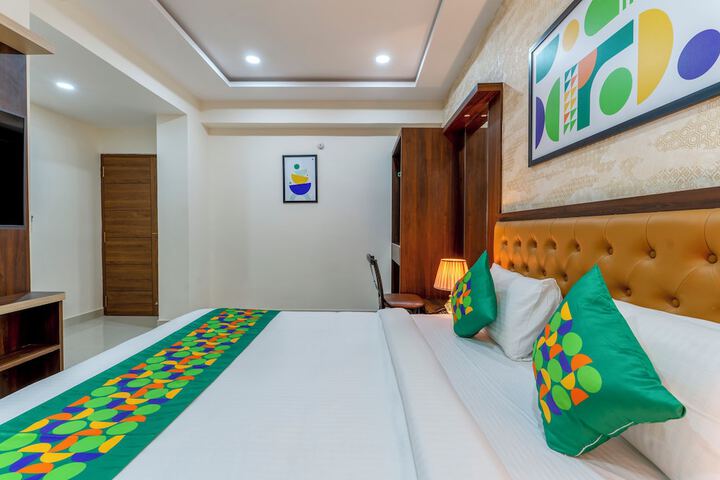 Room 16 of 34