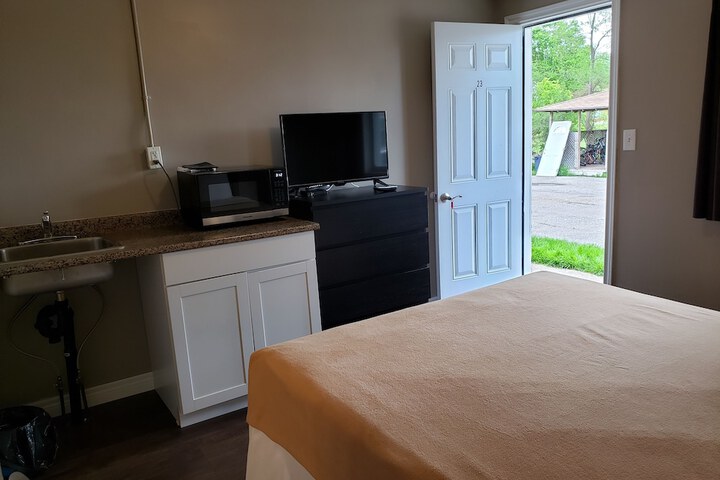 Room 14 of 28