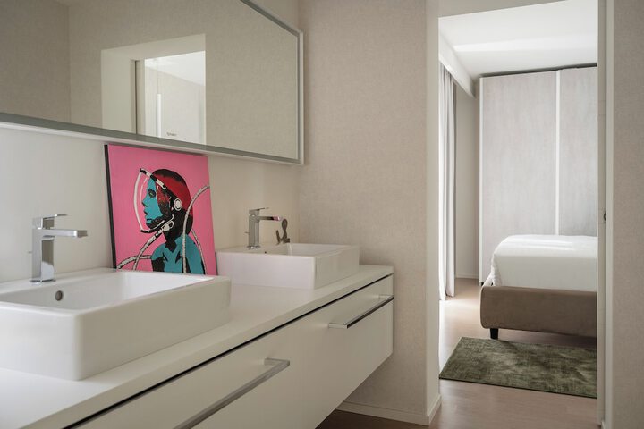 Room 64 of 85