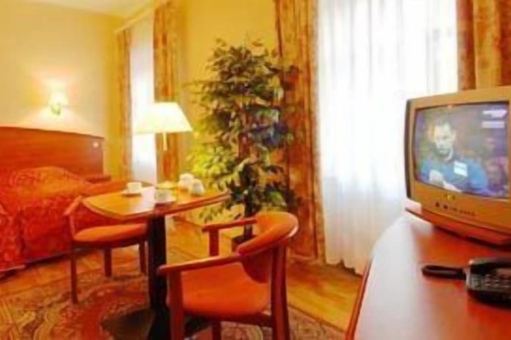Room 3 of 49