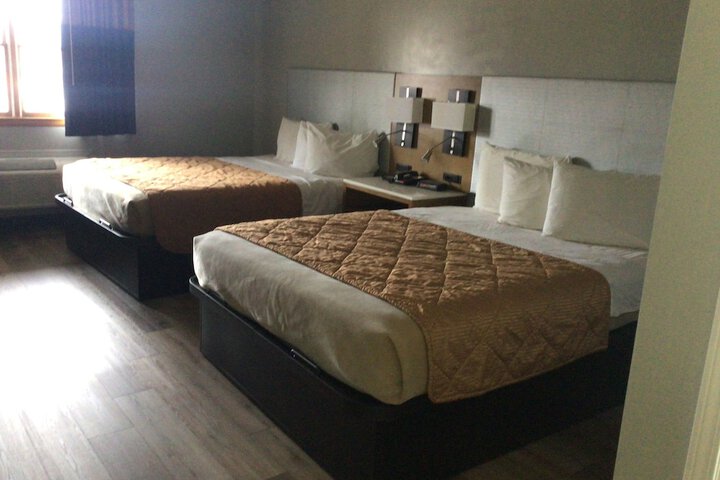 Standard Room, King or Two Doubles (5 of 6)