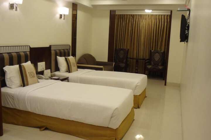 Room 25 of 60