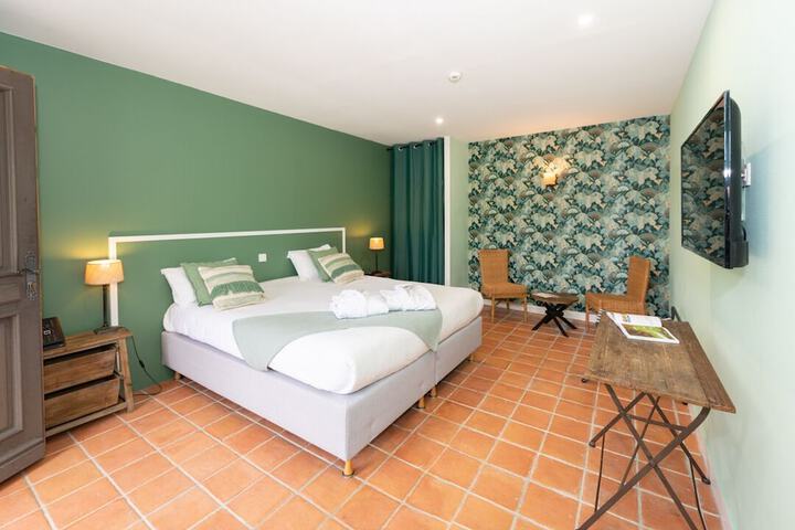 Room 21 of 62