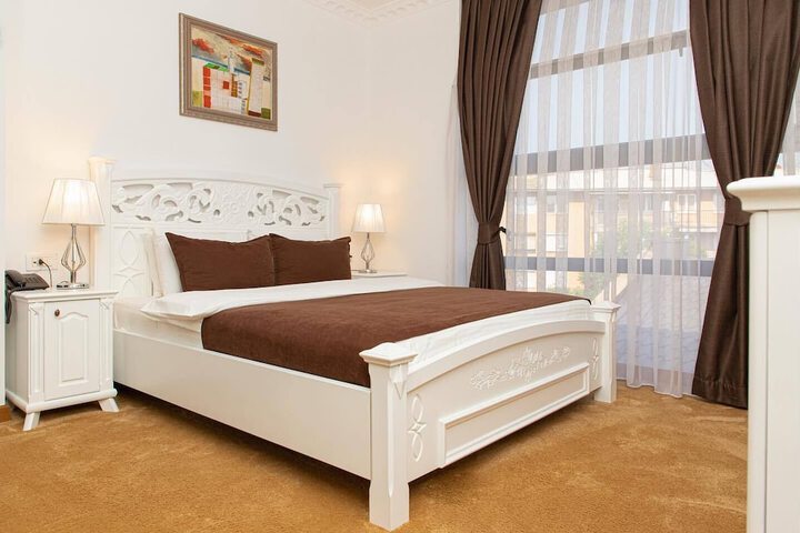 Room 8 of 21