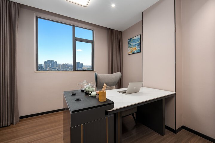 Room 16 of 61