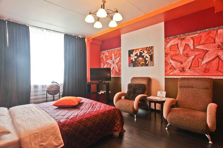 Room 9 of 183