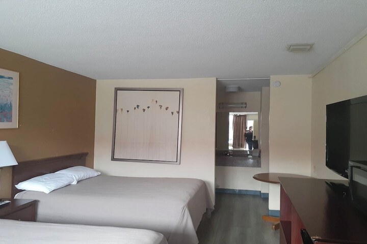 Room 6 of 57