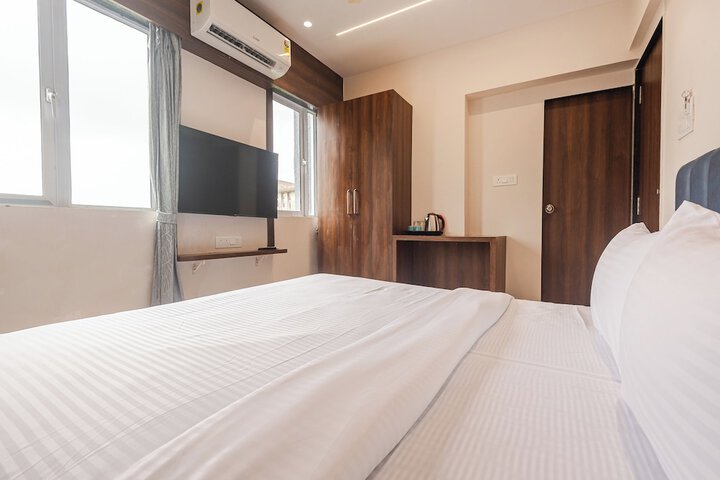Room 12 of 24