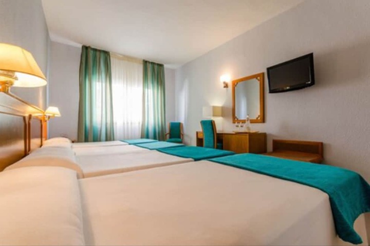 Room 16 of 30