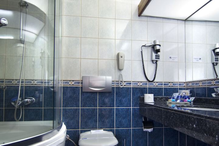 Clean Restrooms