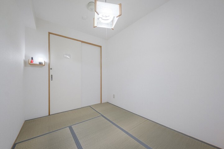 Room 27 of 54