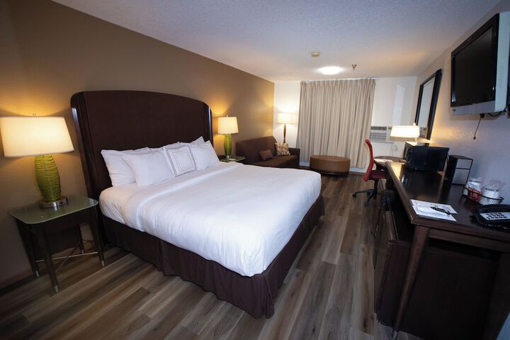 Room 9 of 32