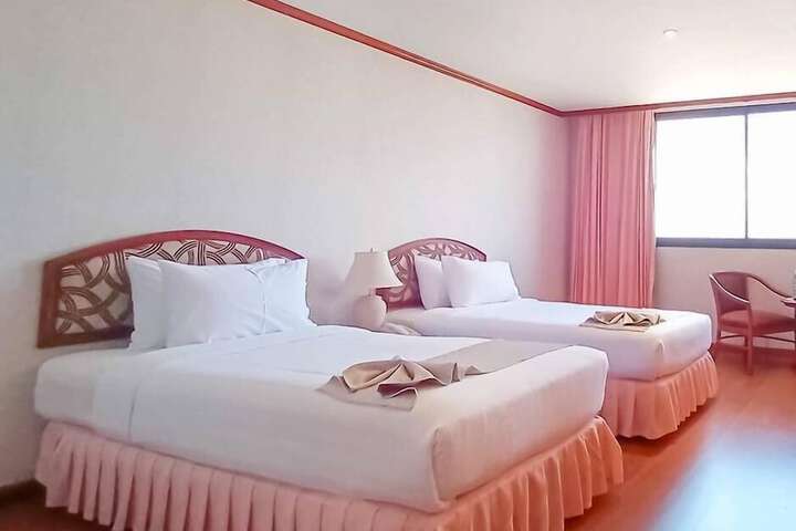 Room 7 of 39