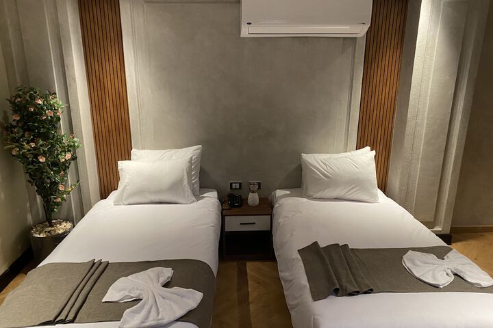 Room 22 of 114