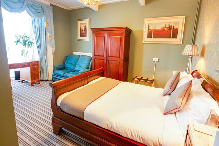 Room 8 of 44