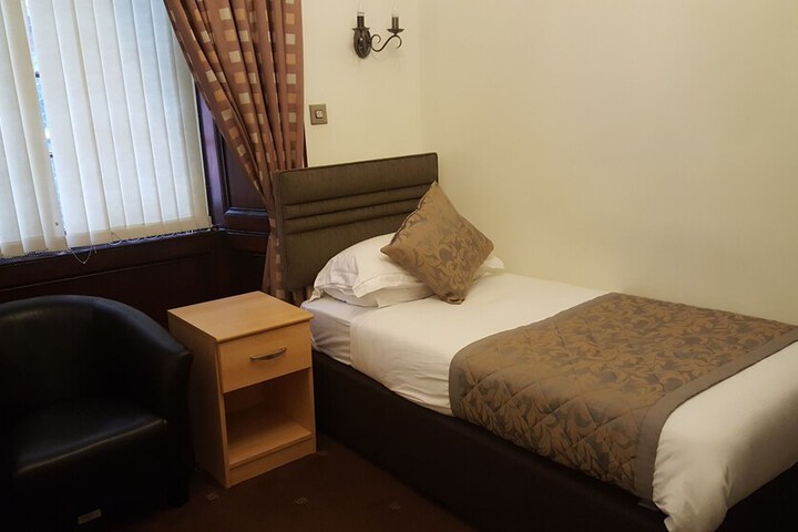 Room 18 of 79