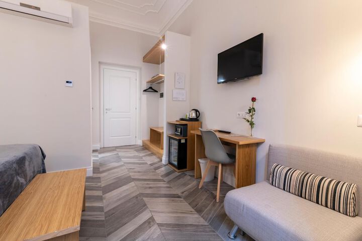 Room 42 of 68