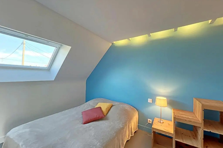 Room 4 of 13