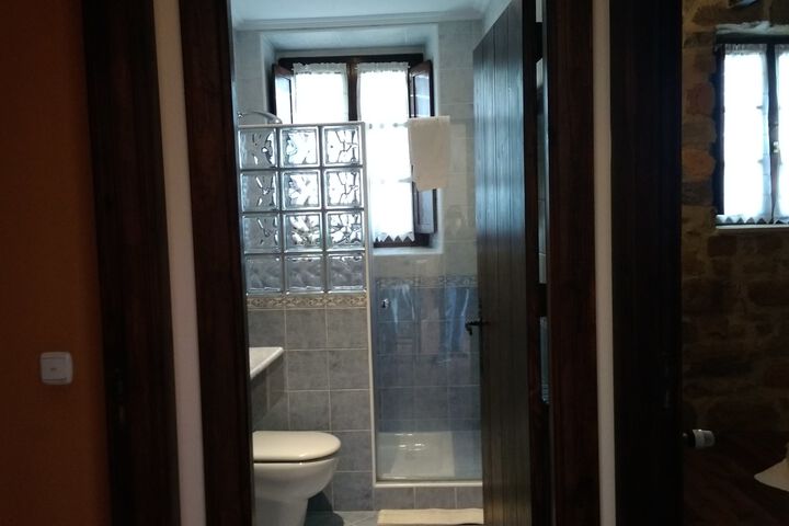 Room 2 of 31