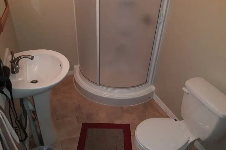 Room 8 of 14