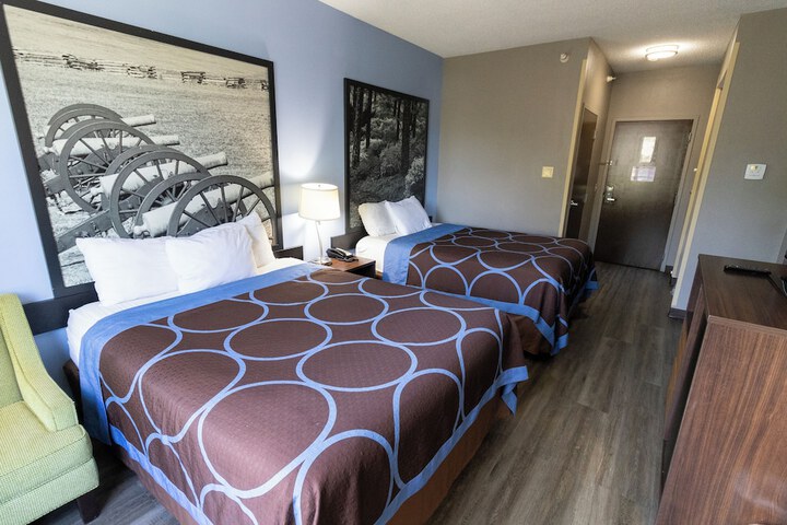 2 Double Beds (12 of 21)