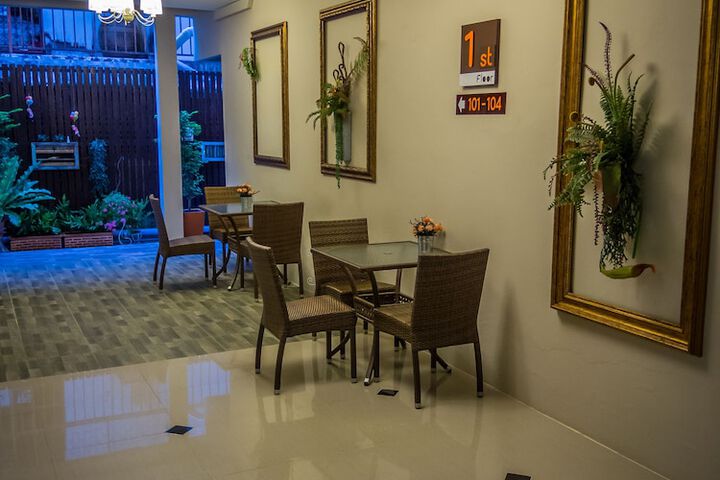 Dining Photos