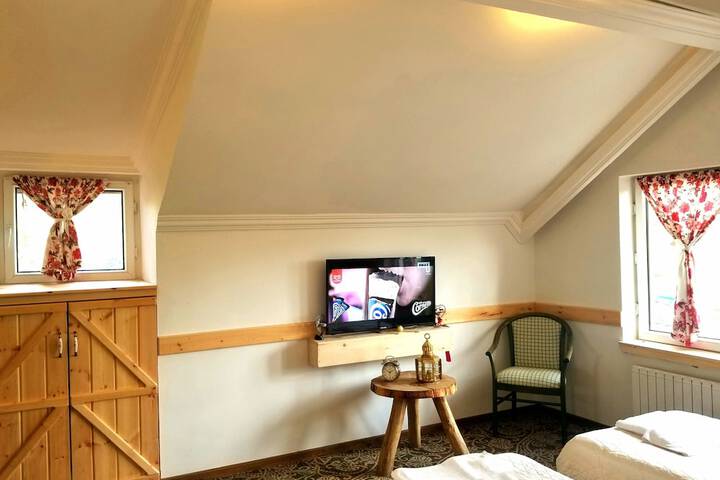 Room 5 of 78