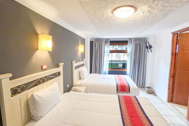 Room 16 of 37