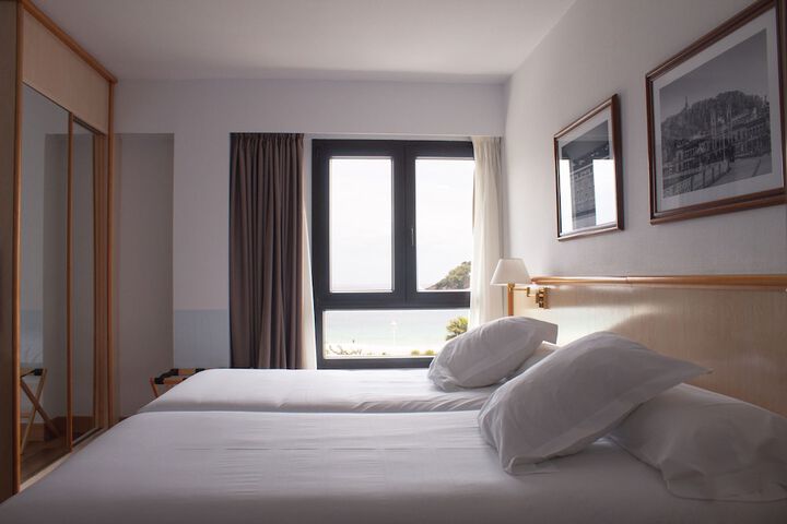 Room 7 of 30
