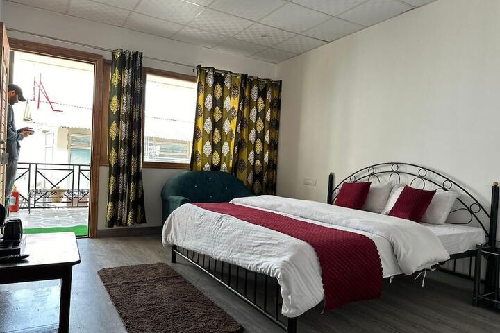 Room 6 of 7