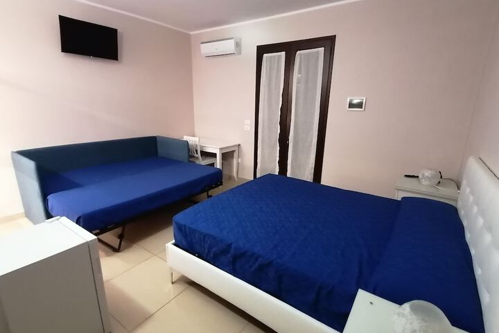 Room 26 of 85