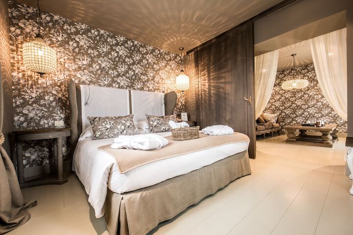 Room 8 of 42