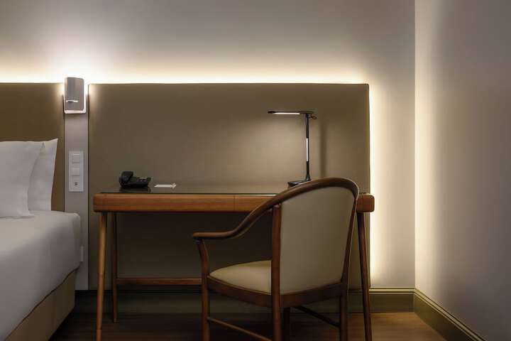 Room 11 of 40