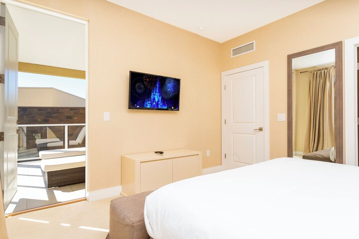 Room 36 of 71