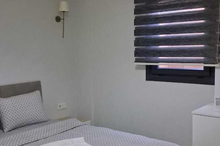 Room 18 of 37
