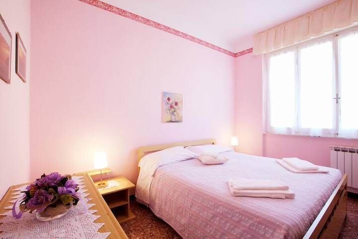 Room 4 of 30