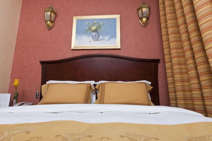 Room 12 of 60